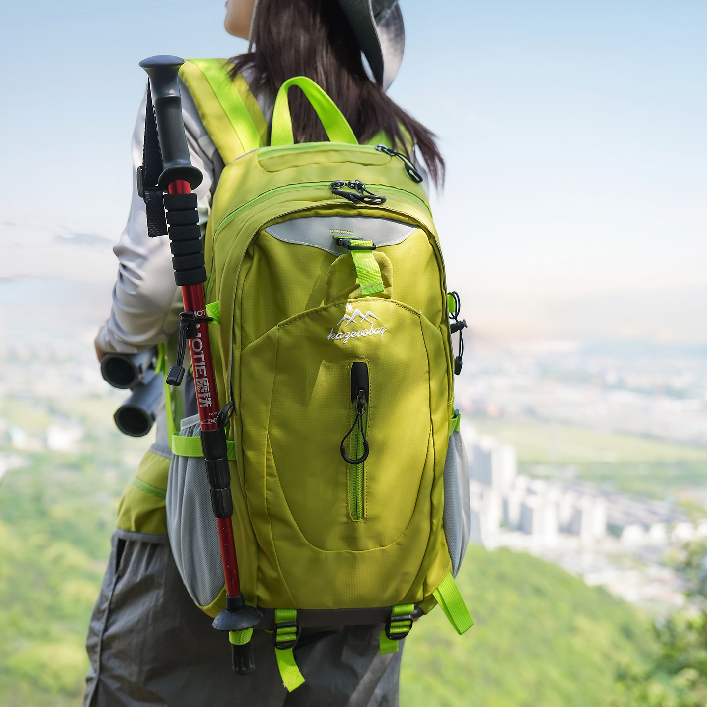 户外徒步登山包大容量轻便女运动风双肩包百搭旅行防水骑行背包男图片