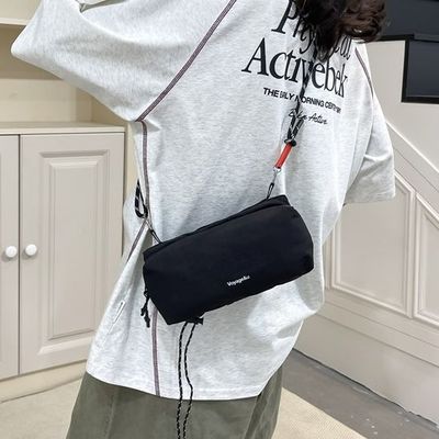 轻便斜挎包超轻薄山系个性通勤单肩斜挎包手提潮牌男女运动小包