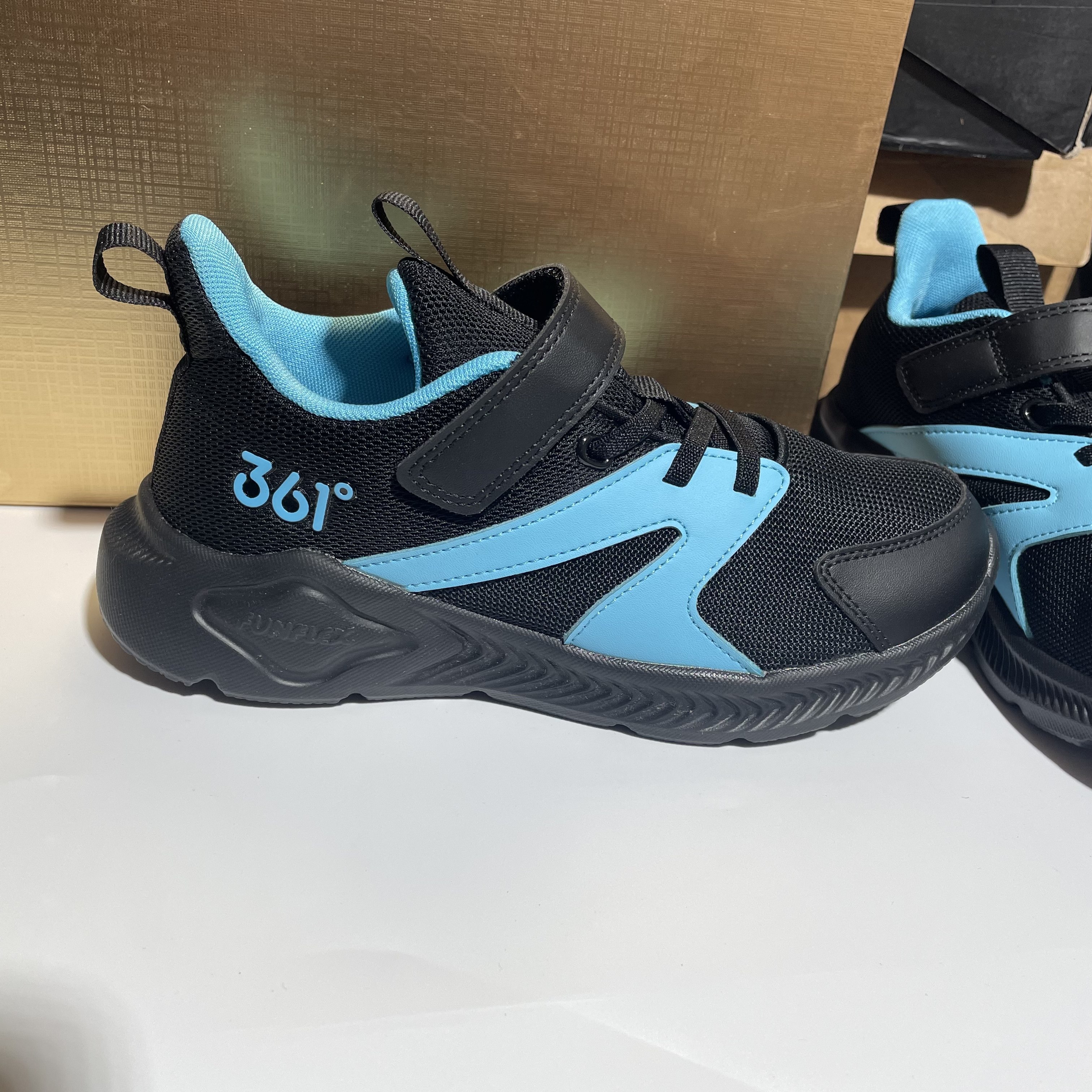 男童软底跑鞋春秋夏季网面透气轻便舒适单网儿童运动休闲鞋断码鞋