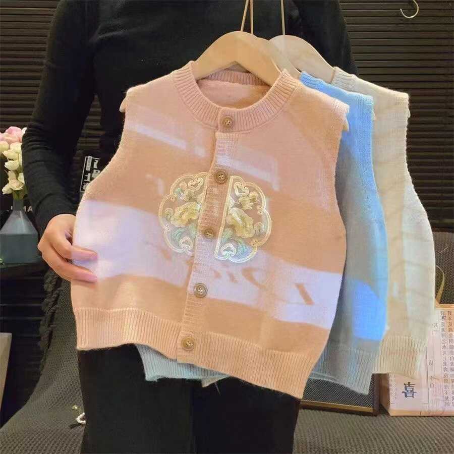 国风新中儿童针织马甲背心女2025年秋新款设计感圆领刺绣洋气上衣