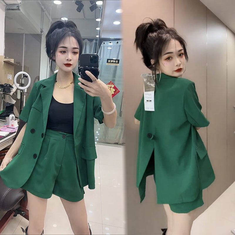 여성을위한 캐주얼 패션 반팔 작은 정장 정장 2024 새로운 스타일 작은 기질 거리 반바지 투피스 세트 여름