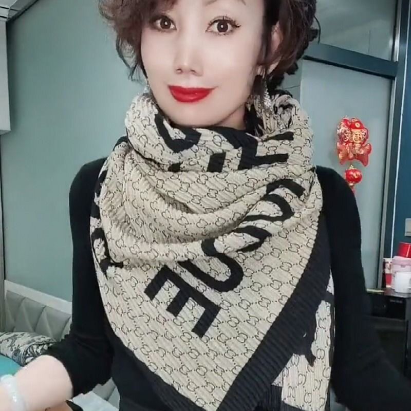 韩版压皱棉麻舒适保暖长巾字母围巾秋冬围脖披肩内搭网红褶皱围巾