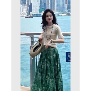 t恤搭配绿色碎花裙两件套 高级感韩系流苏边针织短袖 2025新款 夏装