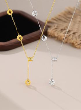 小蛮腰英文圆牌流苏项链女轻奢