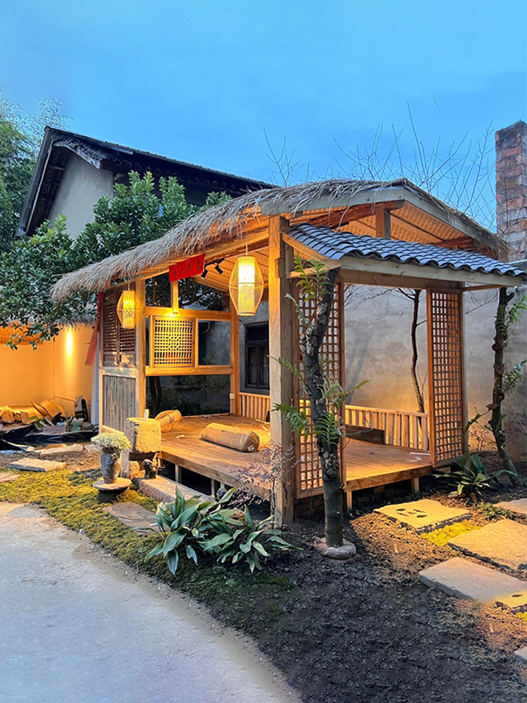 网红茅草木屋防腐木造景实木日式庭院茶室农村小院户外茅草凉亭