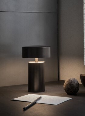 北欧简约便携usbC充电台灯现代设计师款蘑菇床头台灯现代简约夜灯