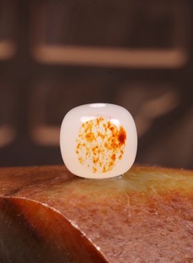 11mm天然和田玉洒金皮籽料单珠