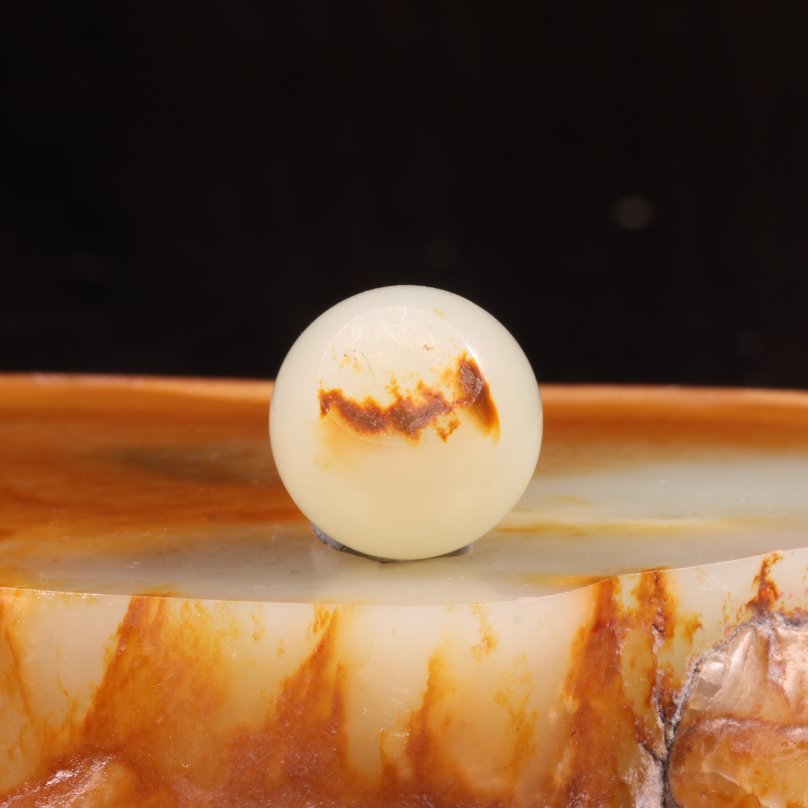新疆和田玉籽料红皮单珠手链