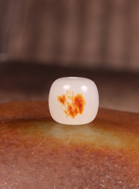 新疆和田玉籽料红皮单珠手链