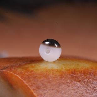 8mm新疆和田玉籽料青花隔片顶珠平安扣手串配珠手链配饰黑白单珠