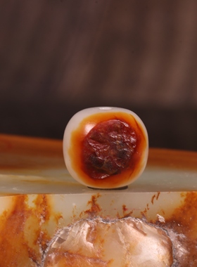 新疆和田玉籽料红皮老型珠手链