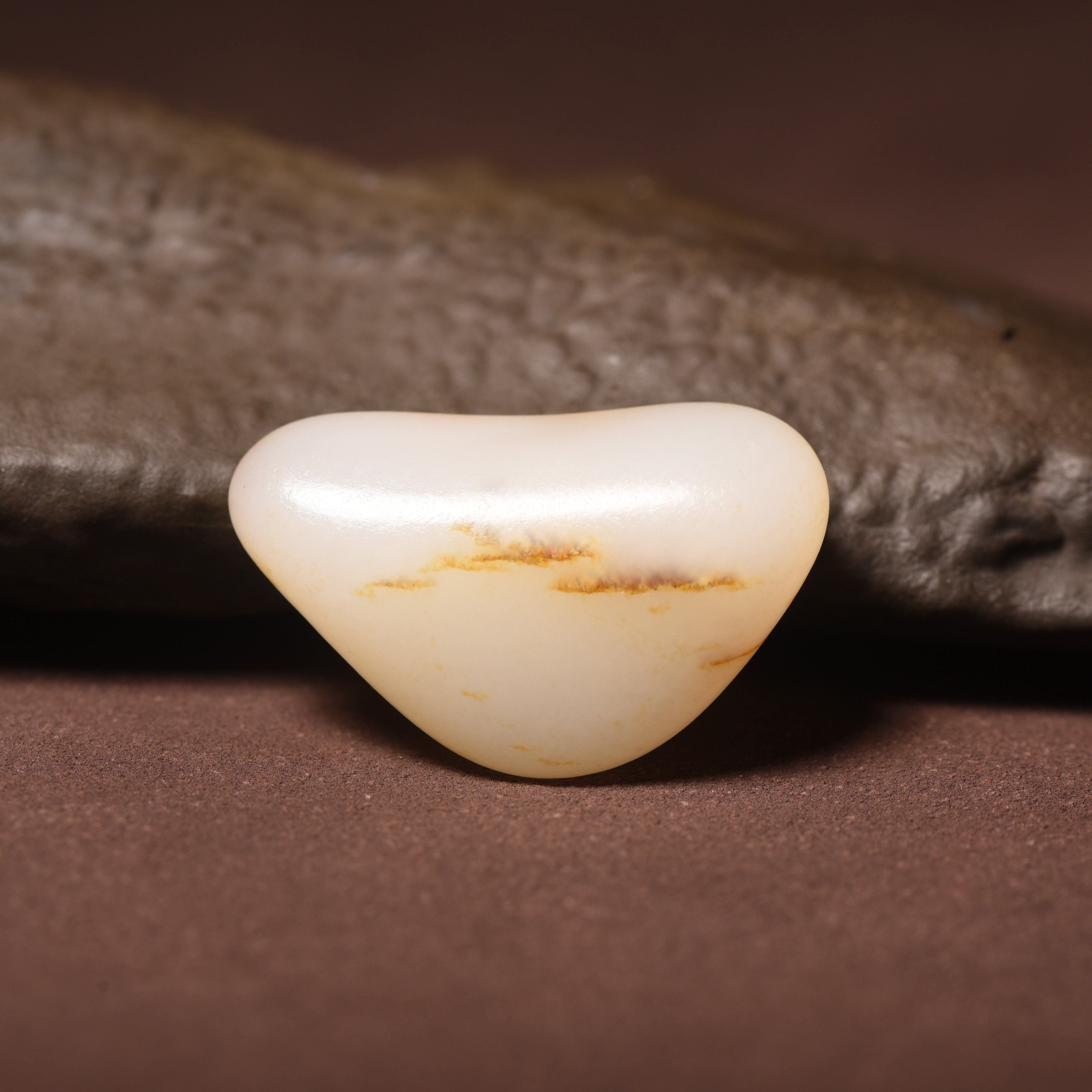 天然新疆和田玉籽料原石独籽红沁皮玩料玉石把件白玉原籽摆件吊坠