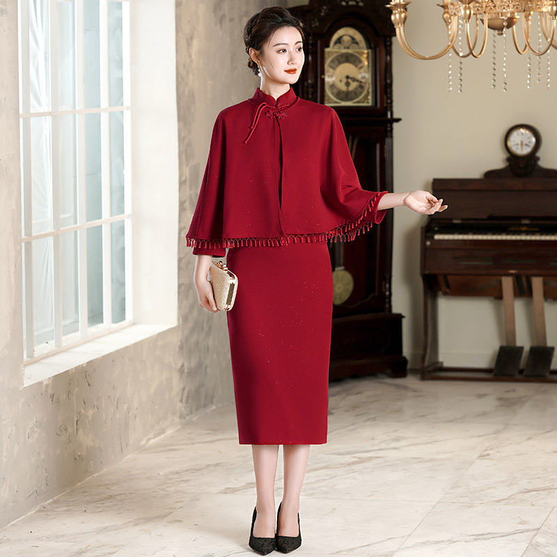 秋冬装红色喜婆婆喜妈妈婚宴装改良旗袍2024新款女长袖披肩两件套