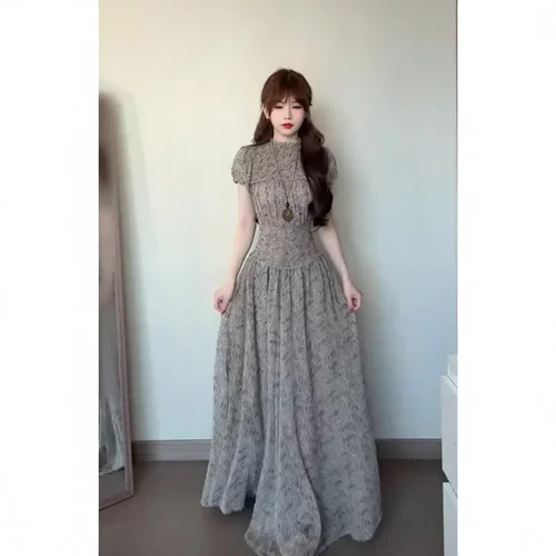 夏季小众设计感法式复古高级感褶皱打缆收腰显瘦气质连衣裙女