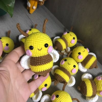 钩针玩偶小蜜蜂挂件成品包邮送朋友女朋友纯手工制作!