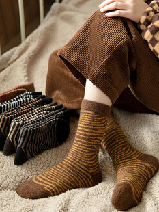 秋冬季加厚保暖羊毛绒中筒袜子ins可爱复古风韩式外穿中筒袜子女
