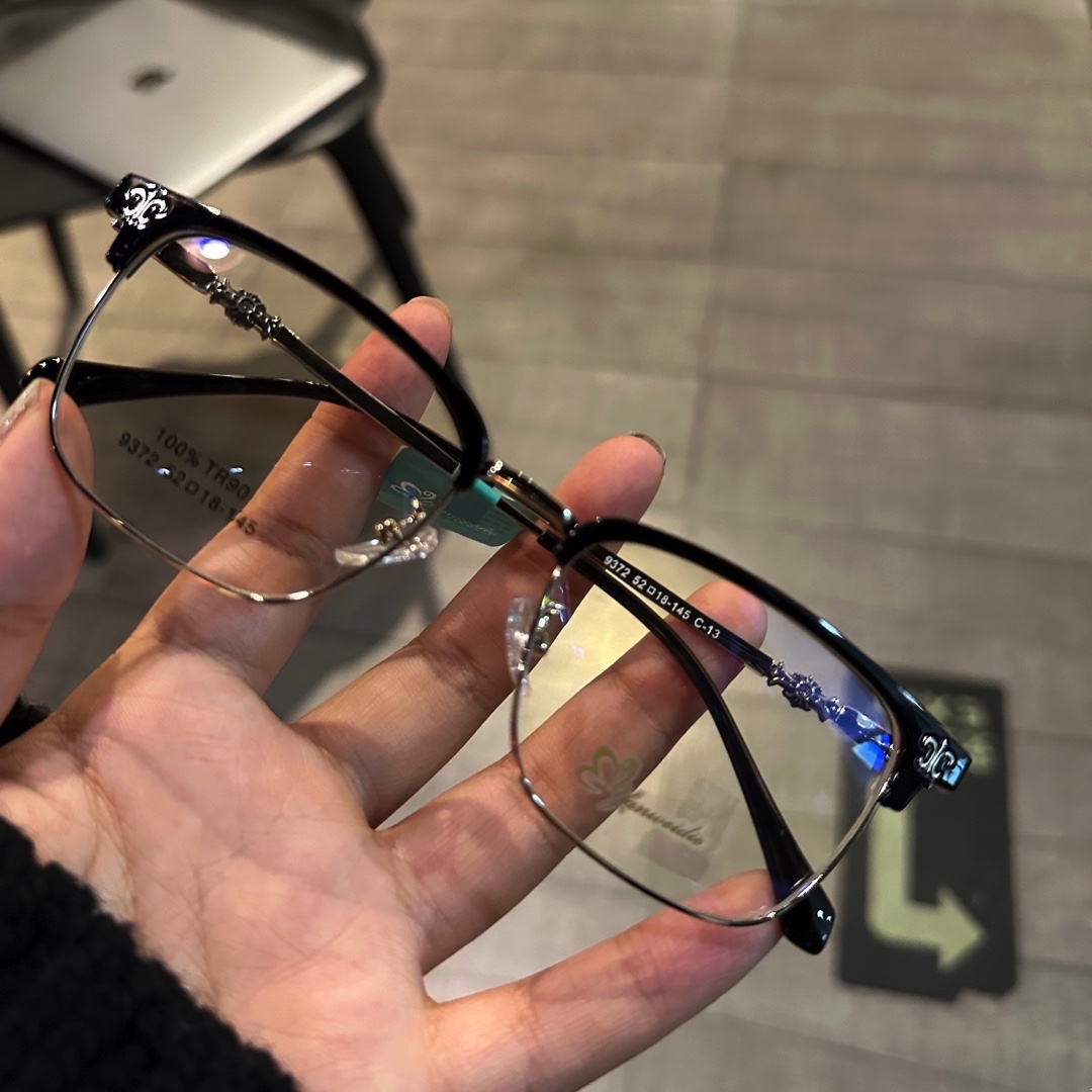 抖本家 康明直通车眼镜超市 喜欢就带走 不会千遍一律 高颜值眼镜