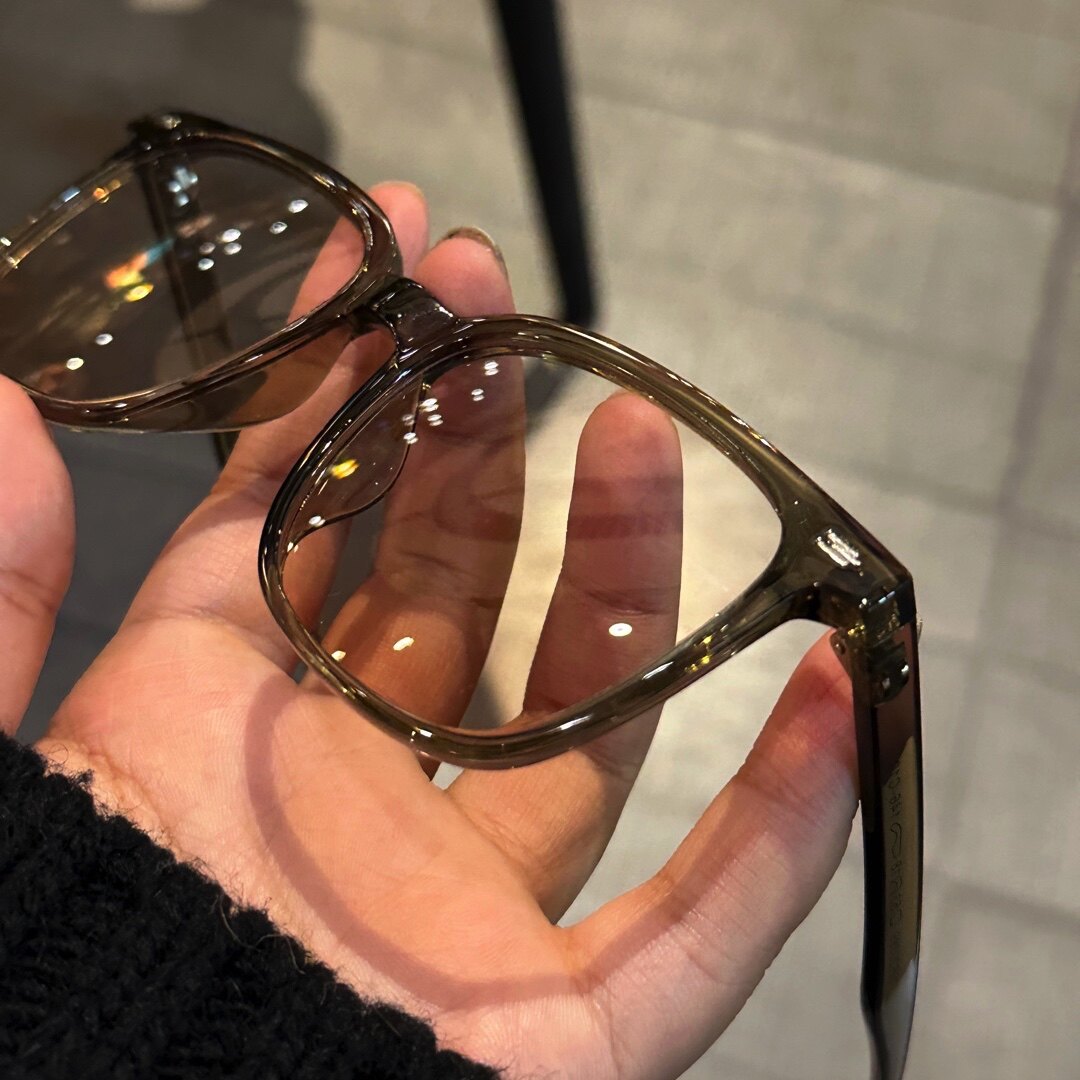 抖本家 康明直通车眼镜超市 橄榄咖绿 潮色显白 显脸小