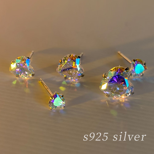 s925纯银女幻彩爱心耳蜗钉防过敏