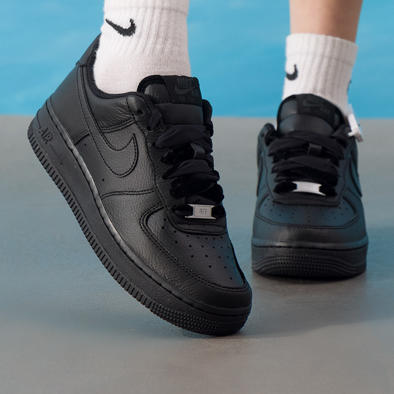 耐克（NIKE）女鞋冬季新款W AIR FORCE 1 07 VINTAGE运动鞋训