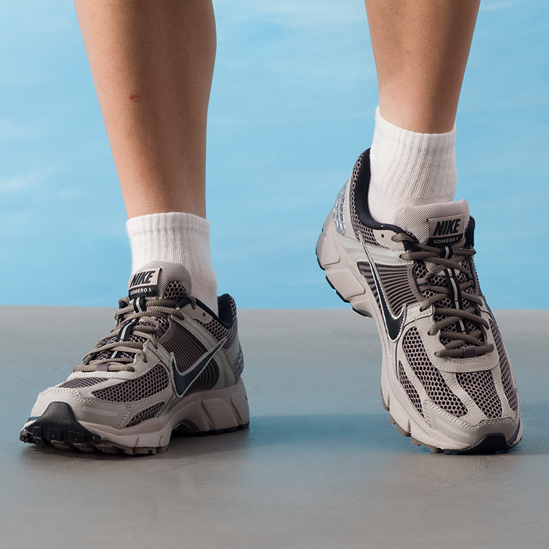 Nike耐克休闲鞋男鞋2025新款ZOOM VOMERO 5运动复古老爹鞋FB914