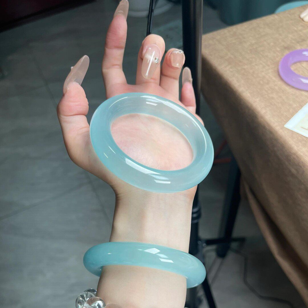 网红轻奢天青冻玉石镯女天然冰透玉髓玛瑙晴水胖圆手镯多样性发一