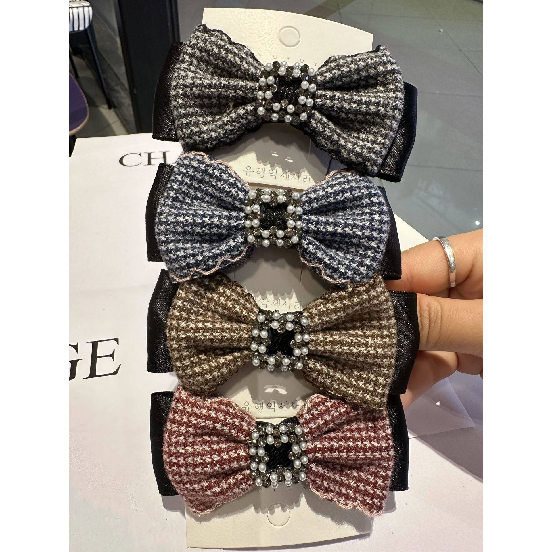 毛绒千鸟格布艺蝴蝶结发夹清新水钻后脑勺气质顶夹鸭嘴夹新款