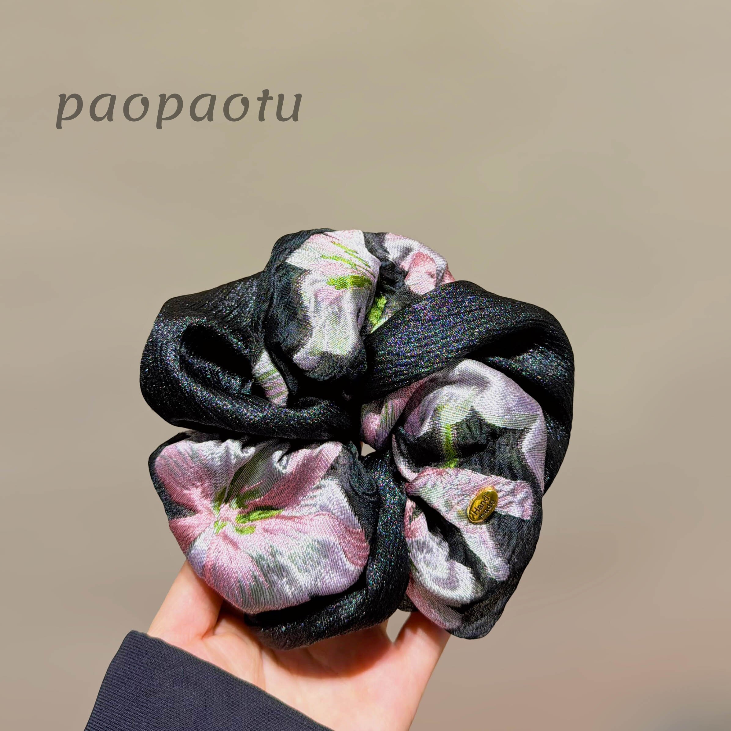 粉色刺绣花卉珠光大肠发圈
