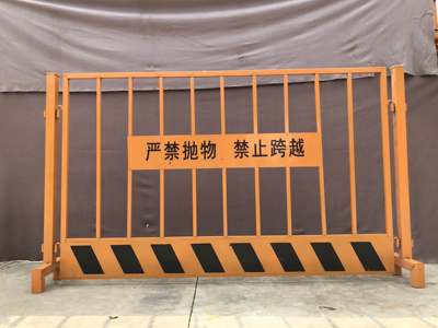 施工电梯安全门临边基坑护栏升降机工地防护门电梯井口洞防护门栏