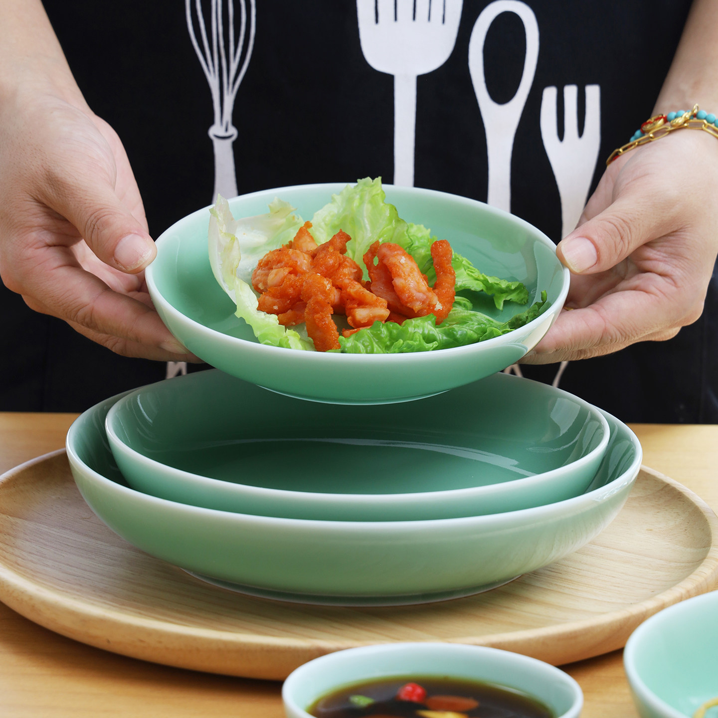 龙泉青瓷盘子家用菜盘高级感2025新款深盘碟子餐具3种釉色炒菜盘,餐饮具,盘,淘宝优惠券,粉丝福利购,淘宝优惠卷