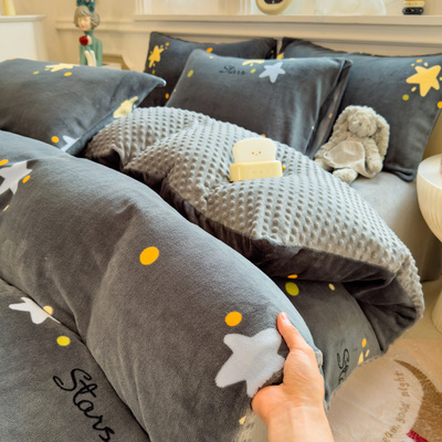 牛奶绒加豆豆绒卡通保暖被套