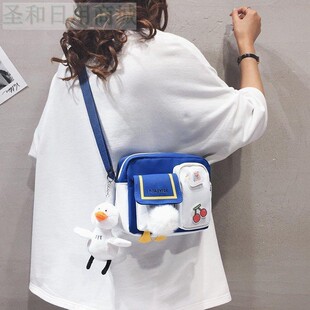 百搭小包包网红斜挎帆布包洋气女童可爱鸭子小朋友女孩2022年新款