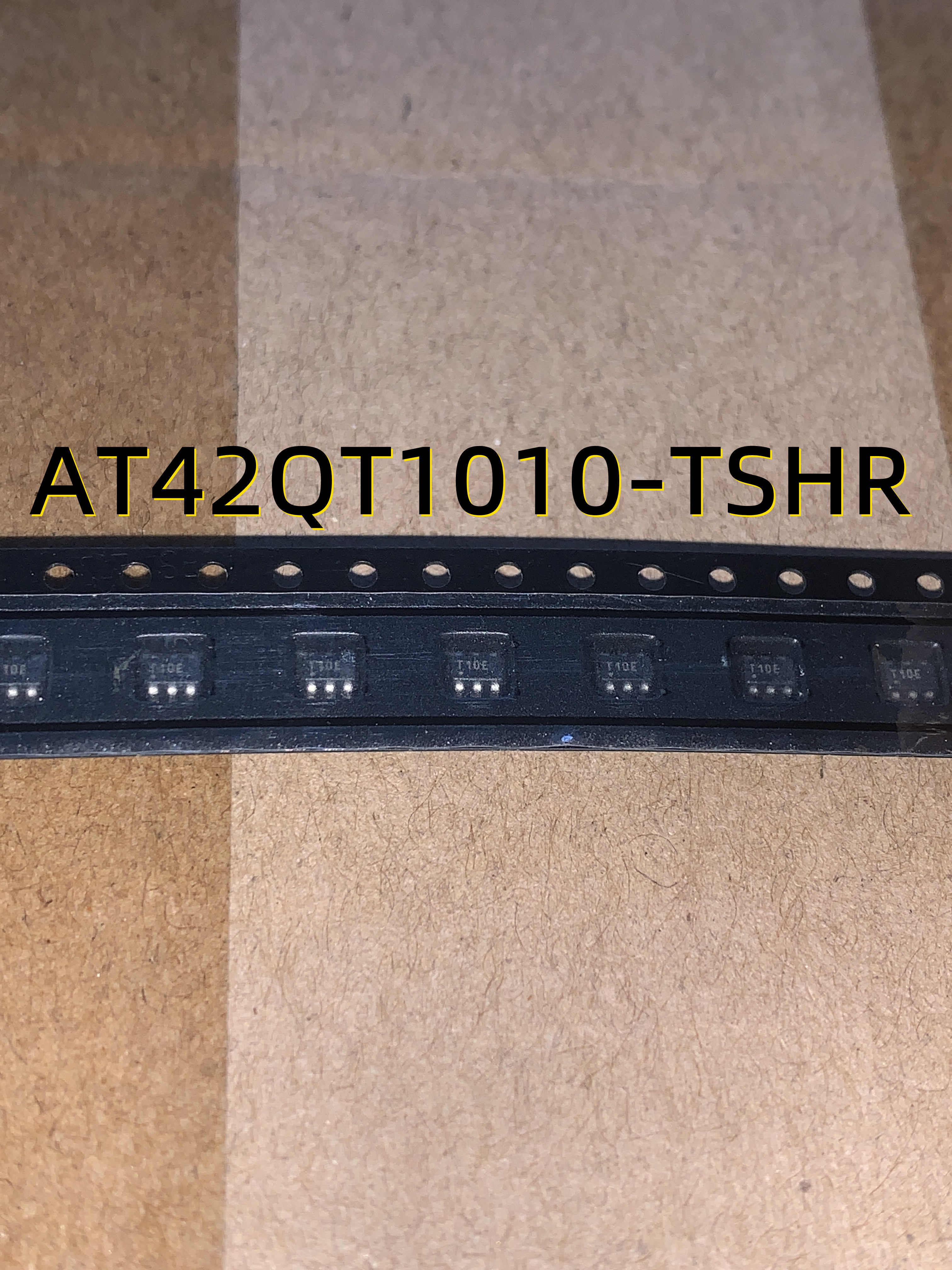 AT42QT1010-TSHR  12+ SOT23-6  原装现货
