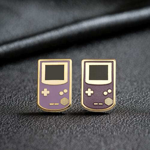 Gameboy创意金属徽章新年礼物