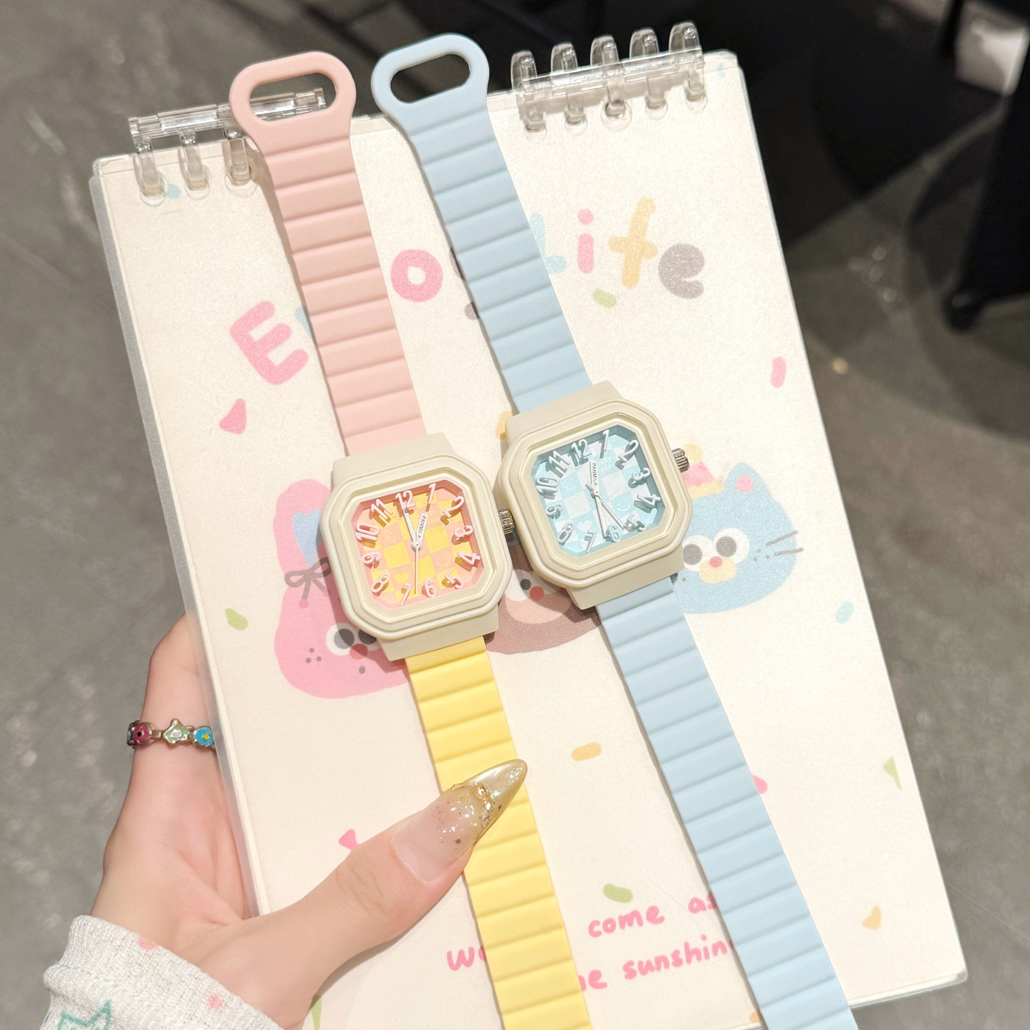 儿童手表女款女学生女孩只看时间小学生女童专用电子2026正流行表