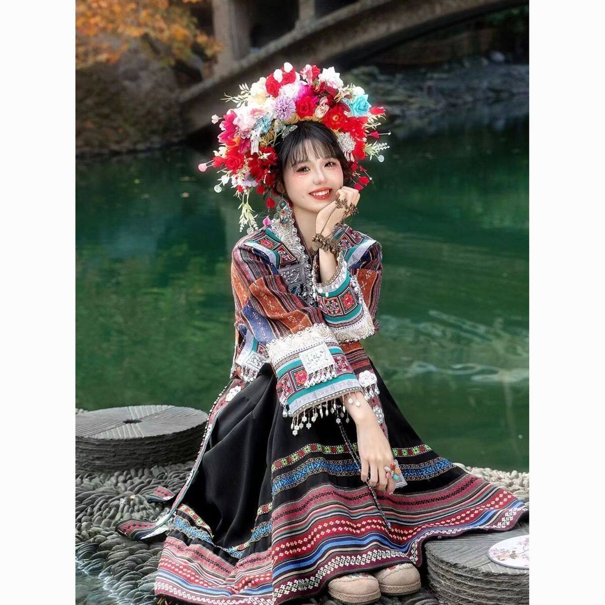 苗族苗疆少女新款土家族少数民族服饰头饰爆款民族旅拍服装摄影