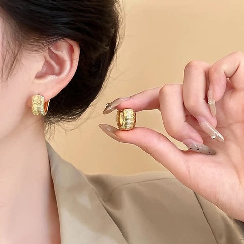 金色百搭几何圈圈耳环
