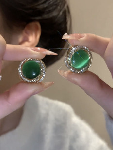 绿色猫眼石微镶耳钉女2024年新款潮气质轻奢高级感银针耳环耳饰品