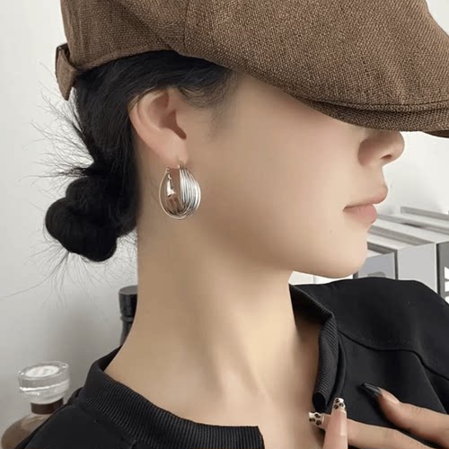 银色几何圈圈银针耳钉