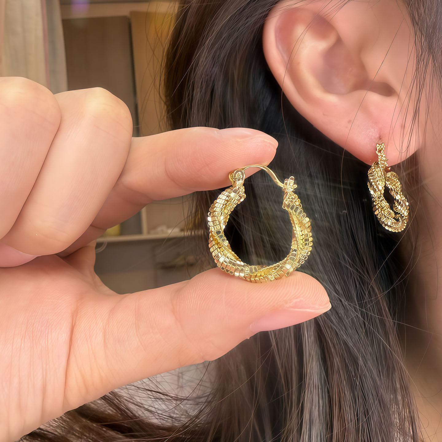 金属风麻花圈圈耳环女2025年新款潮气质欧美风高级感百搭耳圈耳饰