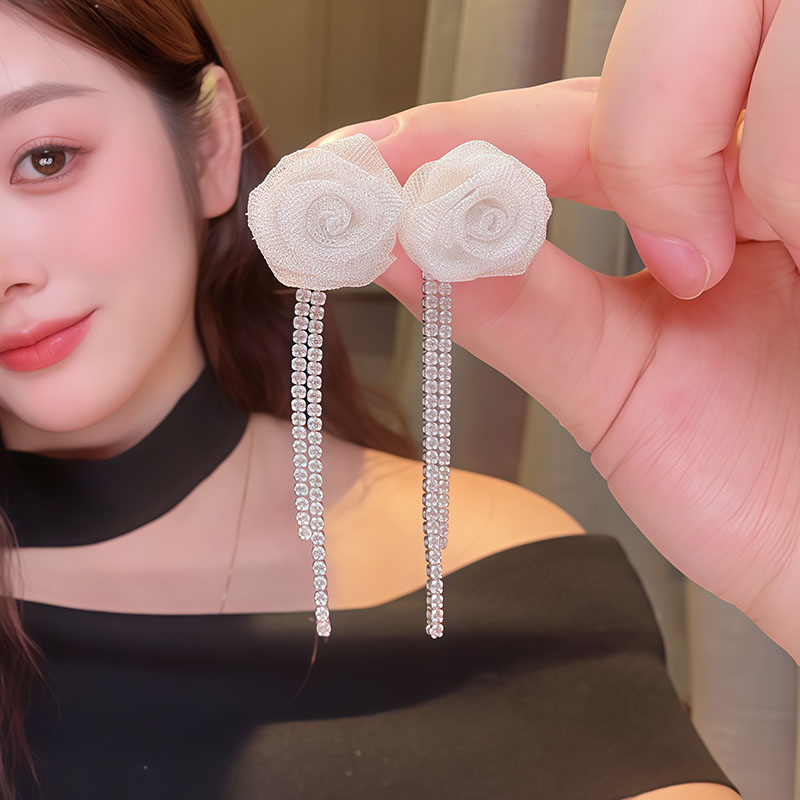 白色网丝花朵锆石流苏耳环女