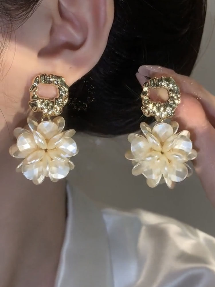 黄色花团金属风几何耳钉