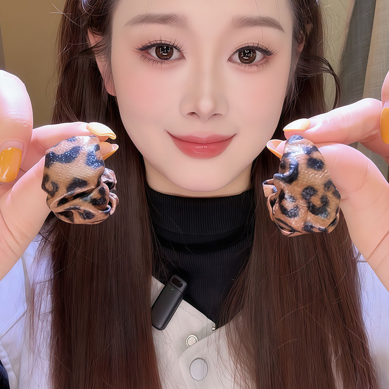 皮质豹纹C形银针耳钉女