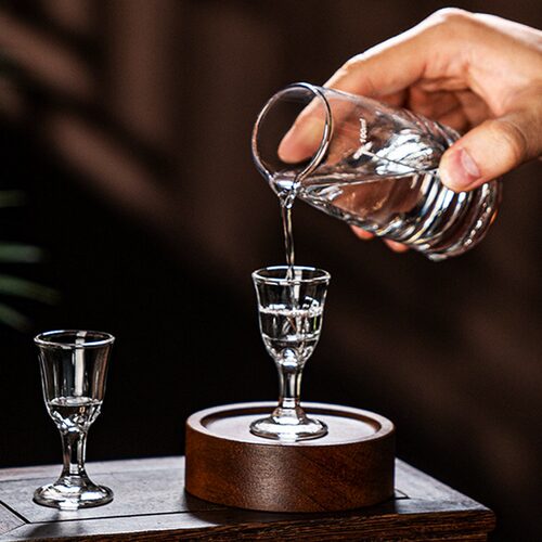 家用白酒分酒器二两带刻度加厚水晶玻璃酒壶小号100ml饭店分酒壶