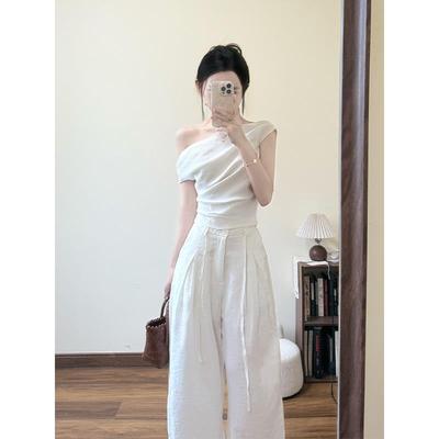 法式不规则高级感白色斜肩短袖T恤女夏季设计感小众修身露肩上衣