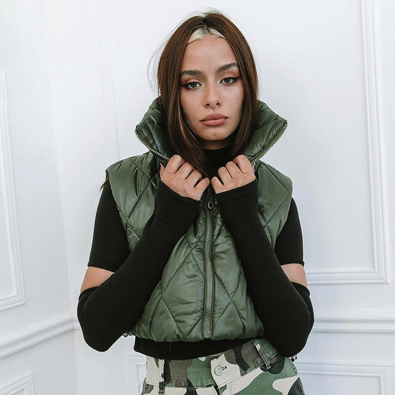 Sleeveless lapel zippered short cotton jacket 无袖翻领棉服女