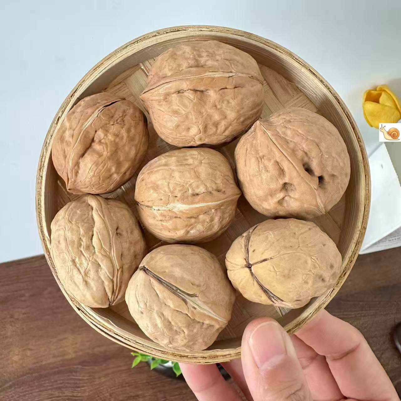 手剥新疆阿克苏薄皮生核桃