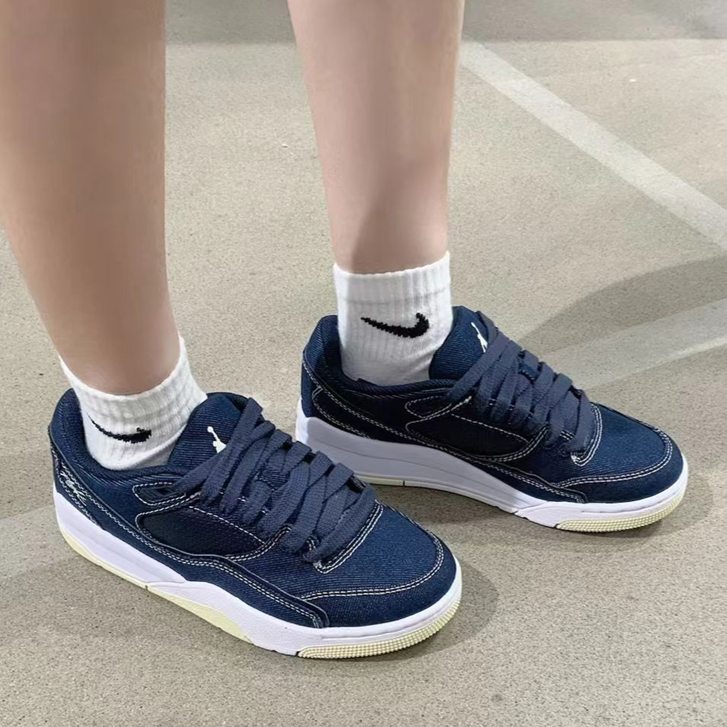 耐克女子低帮休闲运动鞋