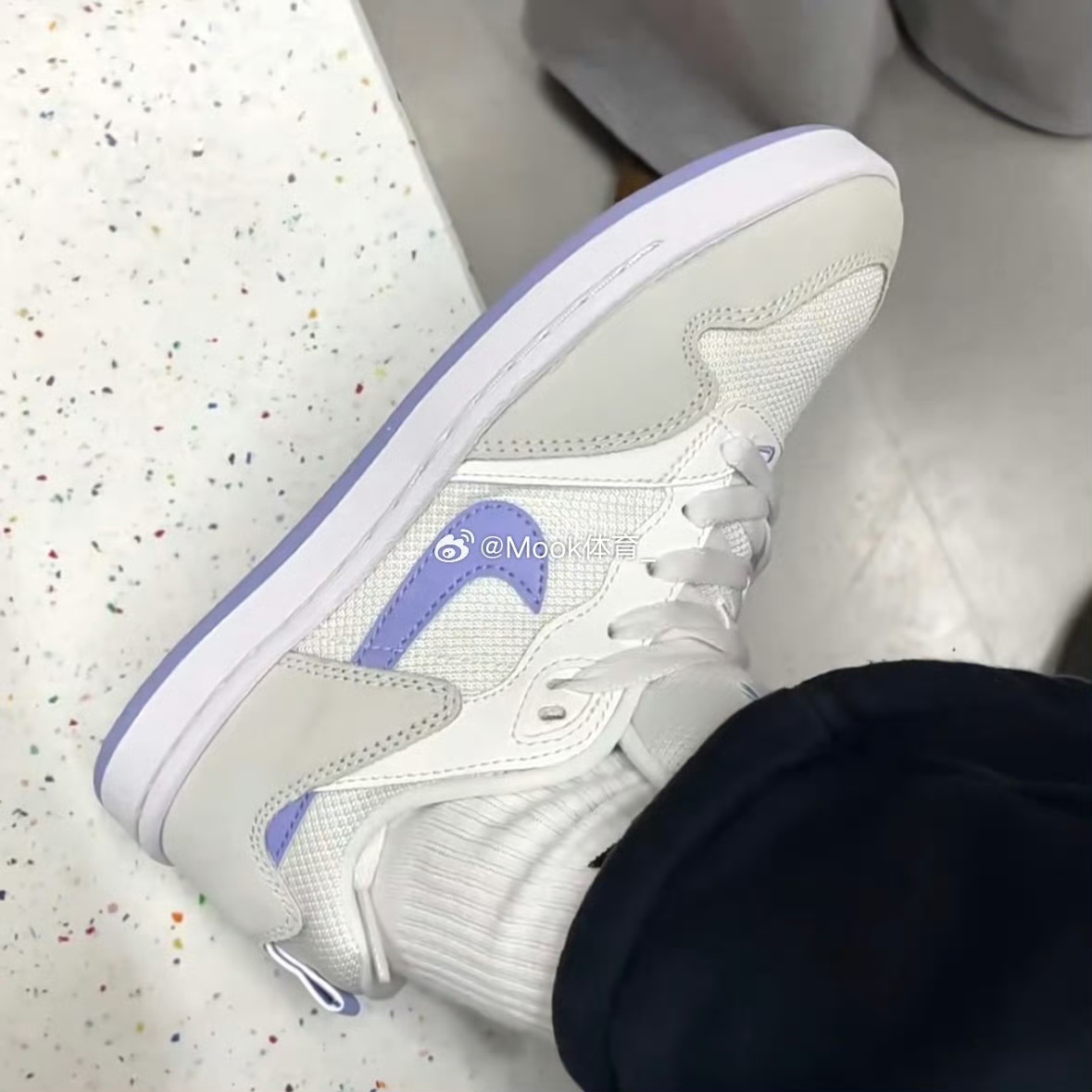 新款女鞋百搭休闲舒适运动板鞋