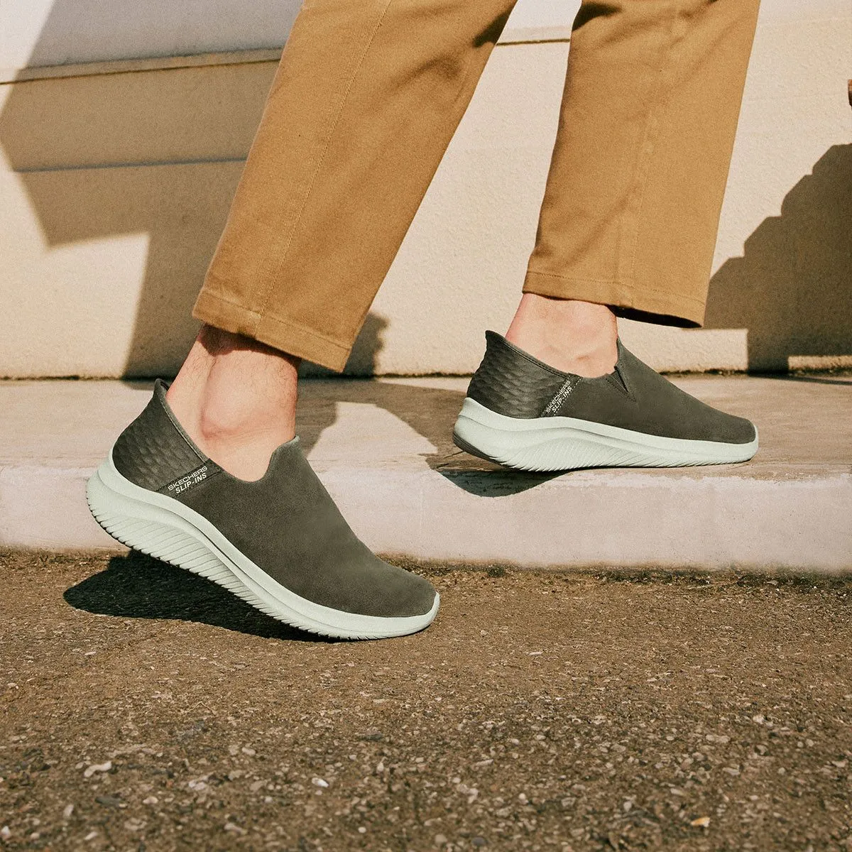 斯凯奇男子秋季新款闪穿健步鞋